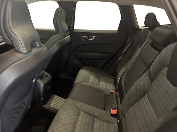 Volvo XC60 7 of 16