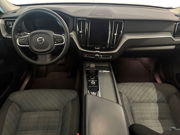 Volvo XC60 6 of 16
