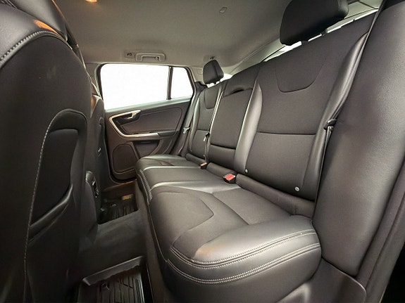 Volvo V60 Cross Country 11 of 29