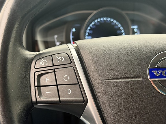 Volvo V60 Cross Country 23 of 29