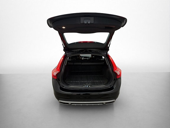 Volvo V60 Cross Country 10 of 29