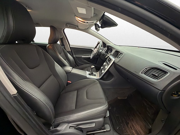 Volvo V60 Cross Country 9 of 29