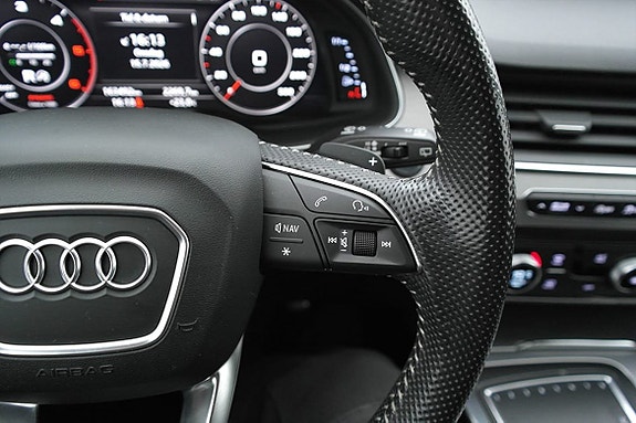 Audi Q7 12 of 21