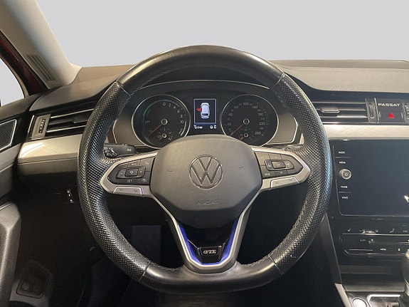 Volkswagen Passat 10 of 19