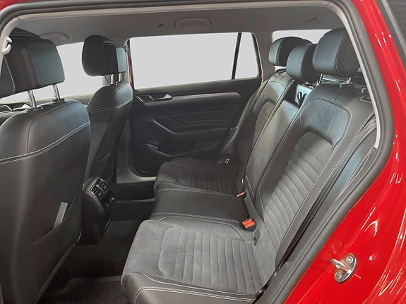 Volkswagen Passat 9 of 19