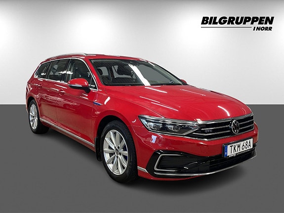 Volkswagen Passat 3 of 19
