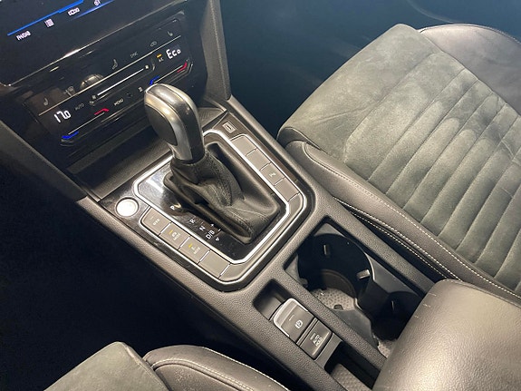 Volkswagen Passat 12 of 19