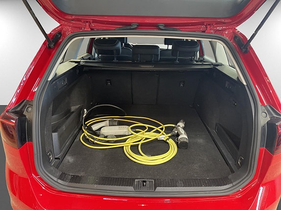 Volkswagen Passat 14 of 19