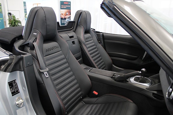 Abarth 124 Spider 22 of 29