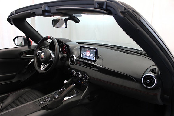 Abarth 124 Spider 21 of 29
