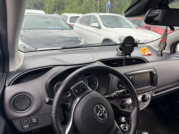 Toyota Yaris 6 of 6