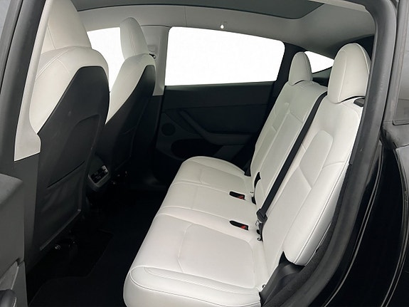 Tesla Model Y 12 of 30