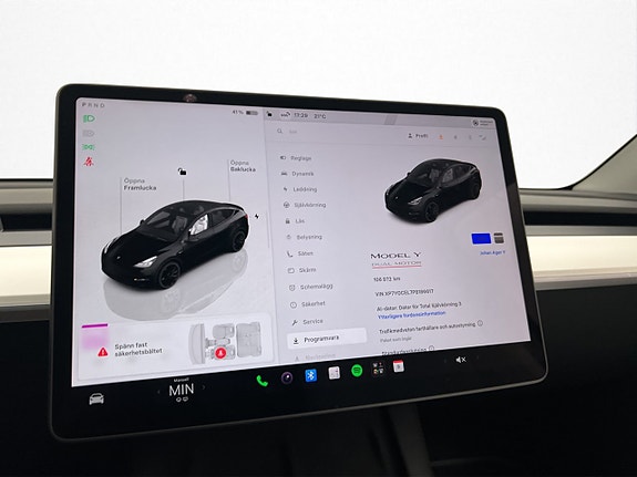 Tesla Model Y 21 of 30