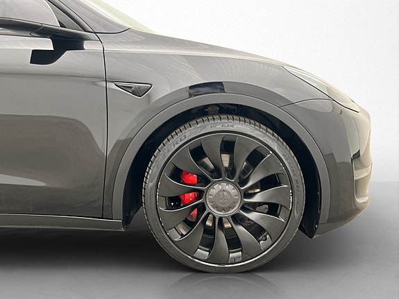 Tesla Model Y 27 of 27