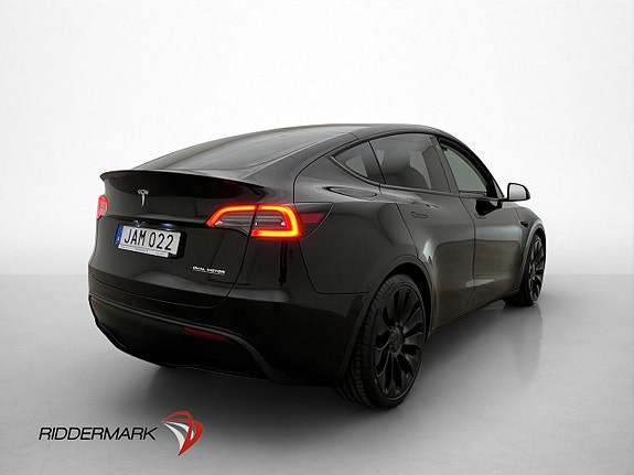 Tesla Model Y 8 of 30