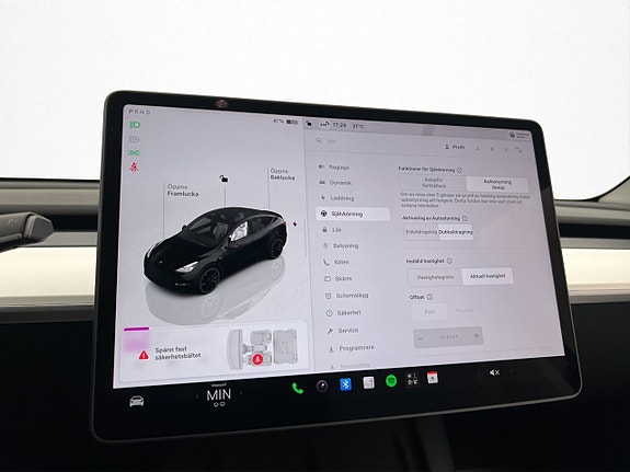 Tesla Model Y 20 of 30
