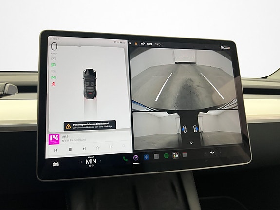 Tesla Model Y 23 of 30