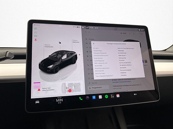 Tesla Model Y 22 of 30