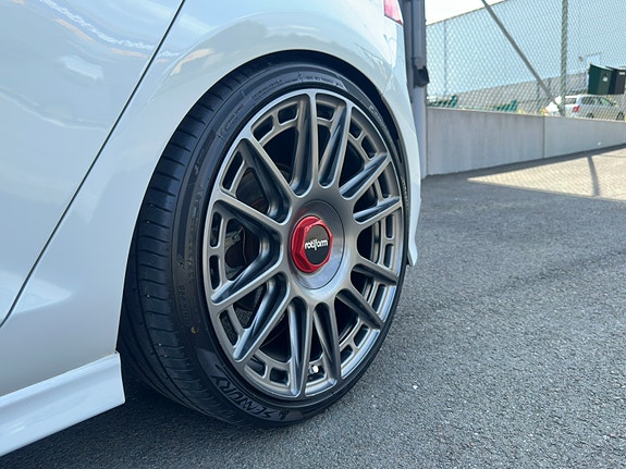 Volkswagen Golf VII 4 of 5