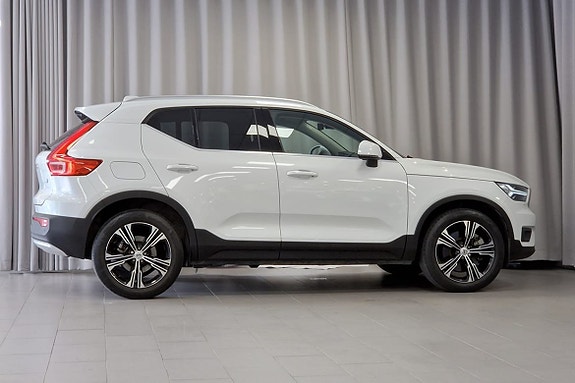 Volvo XC40 4 of 5