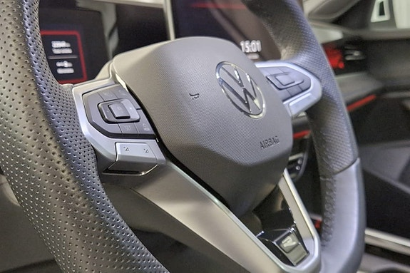 Volkswagen Passat 11 of 18