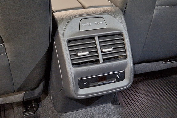 Volkswagen Passat 17 of 18