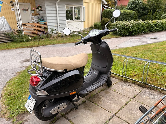 Vespa Primavera 4 of 5
