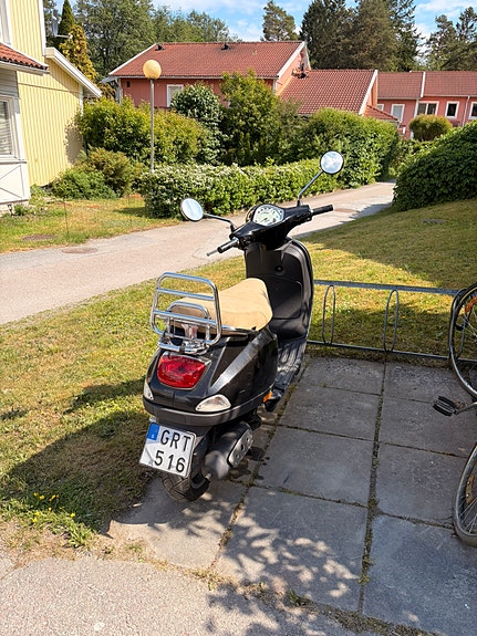 Vespa Primavera 5 of 5