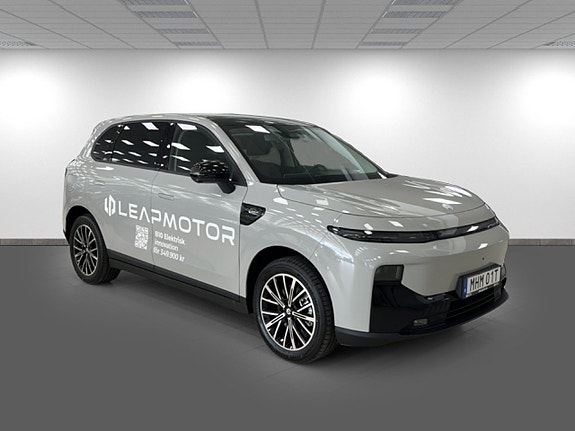 Leapmotor B10 3 of 5