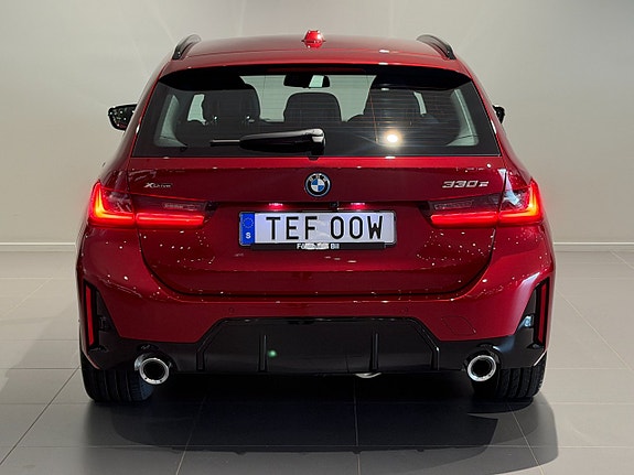 BMW 330e 4 of 5