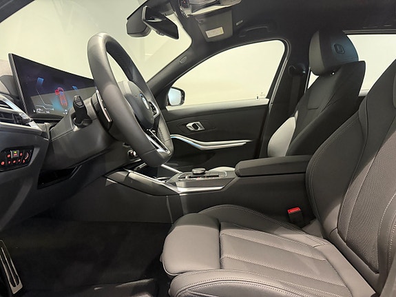 BMW 330e 10 of 18