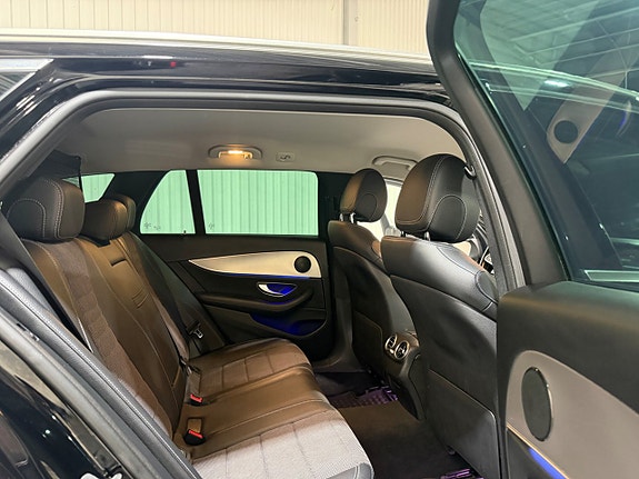 Mercedes-Benz E200 13 of 15
