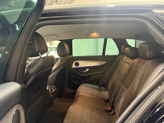 Mercedes-Benz E200 12 of 15