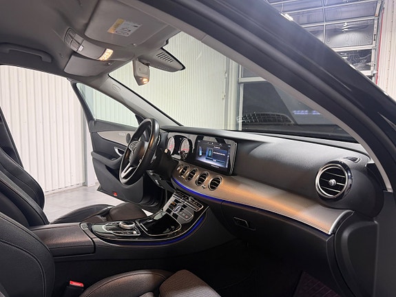 Mercedes-Benz E200 7 of 15