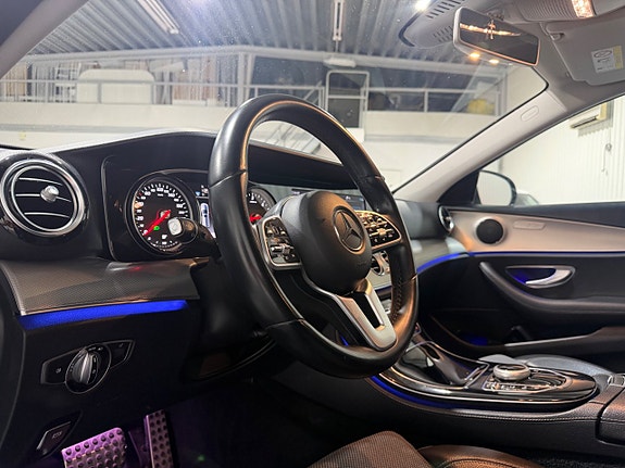 Mercedes-Benz E200 14 of 15