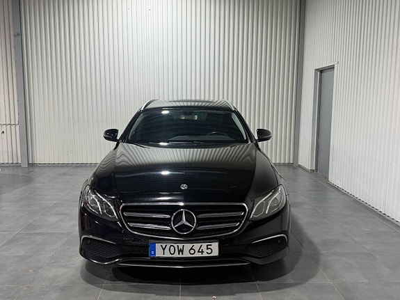 Mercedes-Benz E200 10 of 15