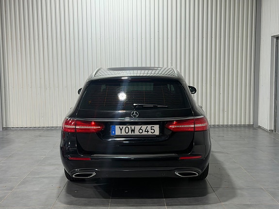 Mercedes-Benz E200 4 of 15
