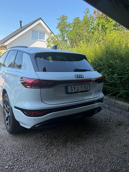 Audi Q6 e-tron 3 of 5