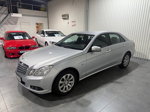 Mercedes-Benz E250 9 of 15