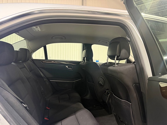 Mercedes-Benz E250 11 of 15