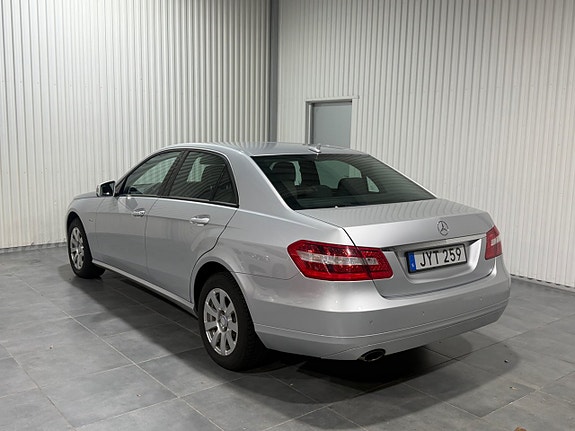 Mercedes-Benz E250 5 of 15