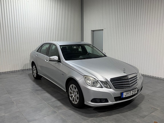 Mercedes-Benz E250 15 of 15