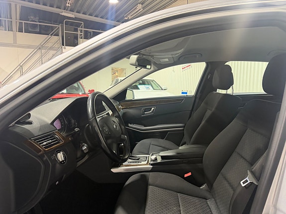 Mercedes-Benz E250 13 of 15