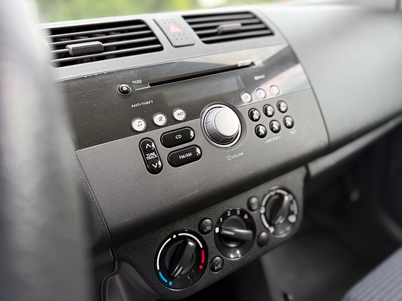 Suzuki Swift 15 of 16