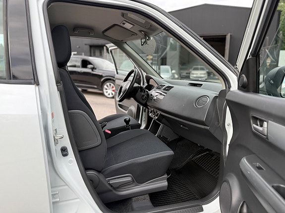 Suzuki Swift 12 of 16