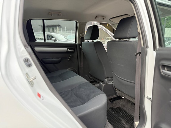 Suzuki Swift 11 of 16