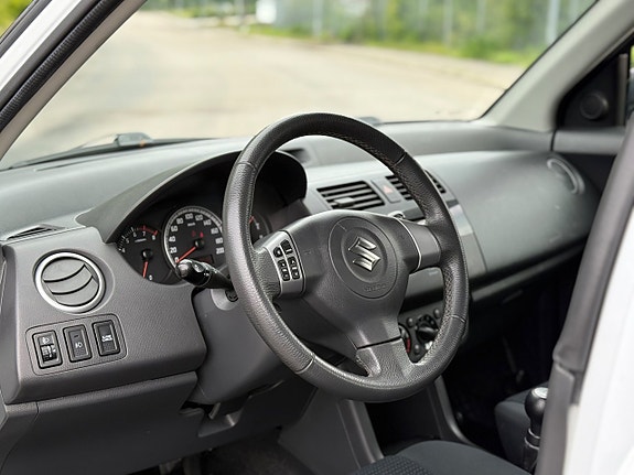 Suzuki Swift 10 of 16