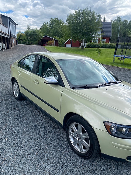 Volvo S40 3 of 5