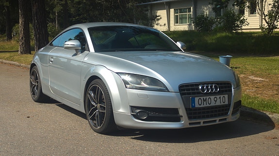 Audi TT 3 of 5