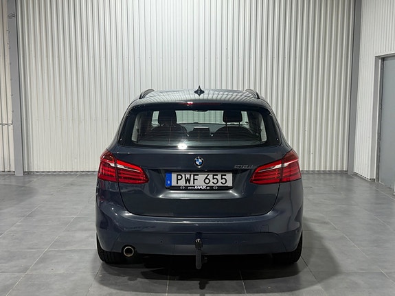 BMW 216d 2 of 5